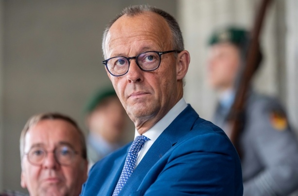Bild vergr&ouml;&szlig;ern: Merz kündigt Aktionsplan gegen Sozialleistungsmissbrauch an