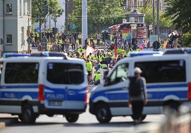 Bild vergr&ouml;&szlig;ern: Thüringer Polizisten bekommen Sonderurlaub für AfD-Einsatz