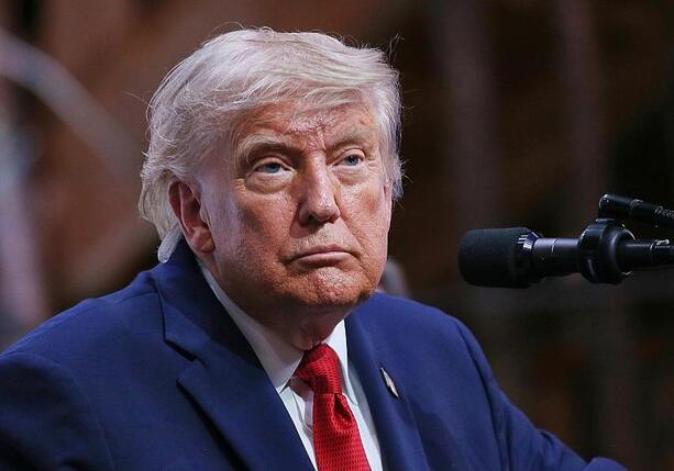 Bild vergr&ouml;&szlig;ern: Trump bestätigt persönliche Einmischung in Sperre von US-Spieler