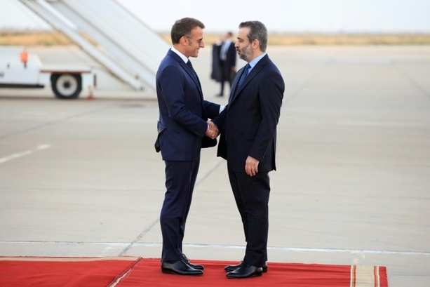 Bild vergr&ouml;&szlig;ern: Macron in Syrien eingetroffen - Erste Visite eines westlichen Staatschefs seit Assad-Sturz