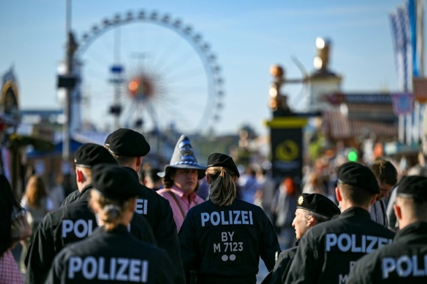 Bild vergr&ouml;&szlig;ern: Was die Polizei vor einer Gefahr darf: Karlsruhe verhandelt über bayerische Regeln