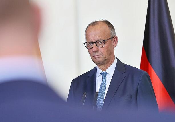 Bild vergr&ouml;&szlig;ern: Merz hofft auf Zeichen der Geschlossenheit bei Nato-Gipfel
