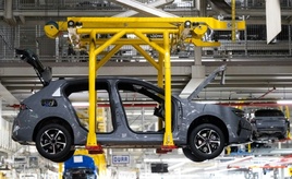 Krise der Autobauer: VDA-Präsidentin dringt auf bessere Standortbedingungen