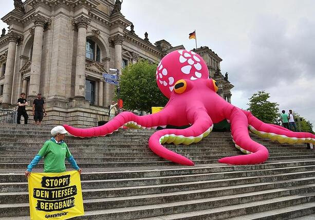 Bild vergr&ouml;&szlig;ern: Greenpeace wirft Regierung Doppelrolle bei Tiefseebergbau vor