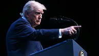 Auf Trumps Befehl: US-Streitkräfte greifen erneut iranische Ziele an