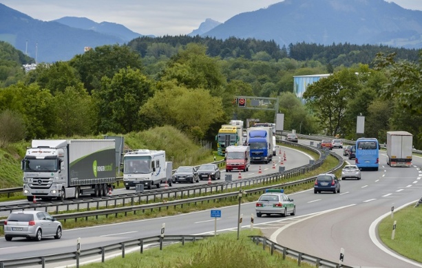 Bild vergr&ouml;&szlig;ern: Undichter Motor bei Gebrauchtwagen: Kaufvertrag nicht automatisch aufgelöst