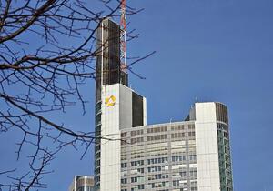 Commerzbank-Chefin: Verteidigungsstrategie nicht gescheitert