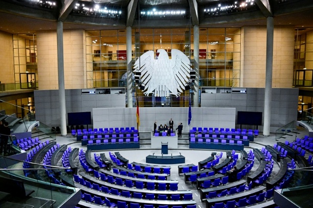 Bild vergr&ouml;&szlig;ern: Eilklagen gegen Abstimmung über Reformen scheitern vor Bundesverfassungsgericht
