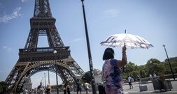 Pariser Touristenattraktionen wie der Eiffelturm schließen wegen Hitzewelle früher