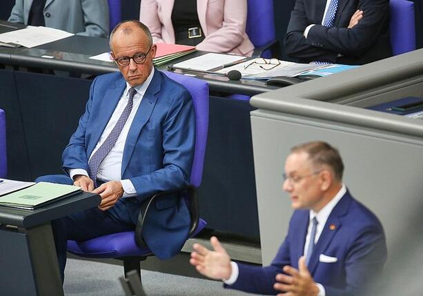 Bild vergr&ouml;&szlig;ern: Insa: Union legt zu, AfD bleibt aber stärkste Kraft