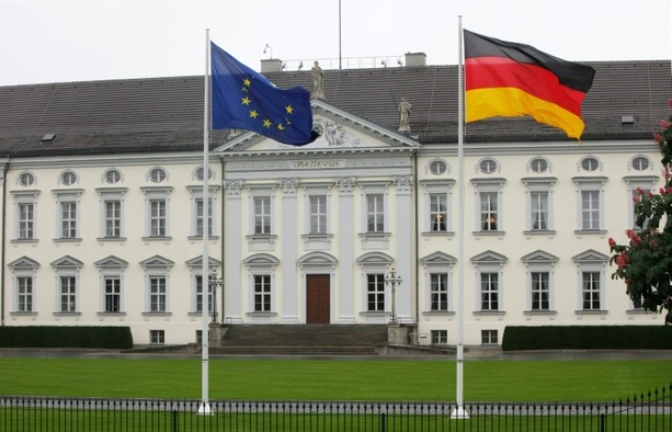Bild vergr&ouml;&szlig;ern: Steinmeier verteidigt hohe Kosten für Schloss Bellevue
