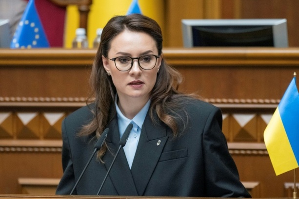 Bild vergr&ouml;&szlig;ern: Selenskyj kündigt Regierungsumbildung in Kiew an - Ministerpräsidentin soll gehen