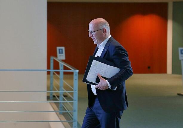 Bild vergr&ouml;&szlig;ern: Nach Wegner-Rückzug: Krach schließt Koalition mit CDU nicht aus