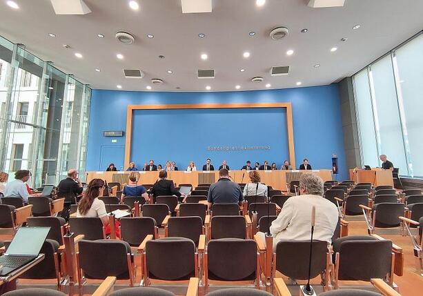 Bild vergr&ouml;&szlig;ern: Bundesregierung hält sich bei iranischer Vergeltungsliste bedeckt