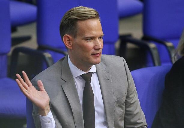 Bild vergr&ouml;&szlig;ern: Bundesdrogenbeauftragter Streeck befürwortet höhere Tabaksteuer