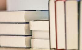 Preise für Schulbücher gestiegen - Schulhefte etwas günstiger