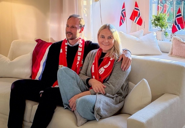 Bild vergr&ouml;&szlig;ern: Norwegens Kronprinzessin Mette-Marit nach Lungen-OP aus Krankenhaus entlassen