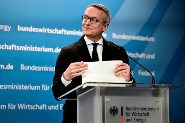 Bild vergr&ouml;&szlig;ern: Digitalminister Wildberger: Arztüberweisung auf Papier wird bald Geschichte sein