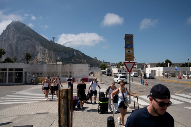 Bild vergr&ouml;&szlig;ern: Grenzkontrollen zwischen Spanien und Gibraltar aufgehoben