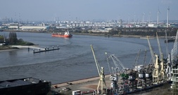 Leck auf Chemietanker: Zahlreiche Arbeiter im Hafen von Antwerpen im Krankenhaus