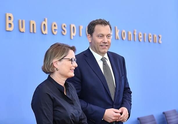 Bild vergr&ouml;&szlig;ern: Bundesregierung plant Maßnahmenpaket gegen Steuerbetrug