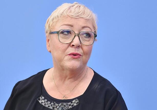 Bild vergr&ouml;&szlig;ern: SED-Opferbeauftragte kritisiert Singen der DDR-Hymne