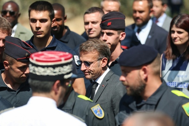 Bild vergr&ouml;&szlig;ern: Waldbrand auf Korsika: 200 Wanderer sitzen vorübergehend fest