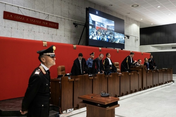Bild vergr&ouml;&szlig;ern: Brückeneinsturz in Genua: Bis zu zwölf Jahre Haft für 32 der 57 Angeklagten