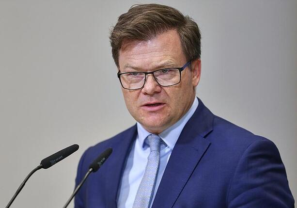 Bild vergr&ouml;&szlig;ern: Schneider drängt auf Grundgesetzänderung für Klimaanpassung