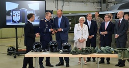 Treffen auf Fliegerhorst Nörvenich: Merz und Macron beraten über Nuklearpartnerschaft