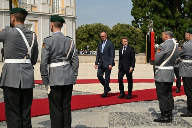 Bild vergr&ouml;&szlig;ern: Deutsch-französischer Ministerrat hat Beratungen in Brühl aufgenommen