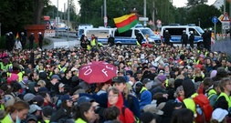 Gewalt gegen Journalisten bei Protesten gegen AfD-Parteitag: Verdächtige identifiziert