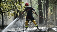 Hunderte Feuerwehrleute gegen Waldbrände in Frankreich im Einsatz