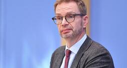 Steuerzahlerbund fordert Reduzierung von Verbeamtungen