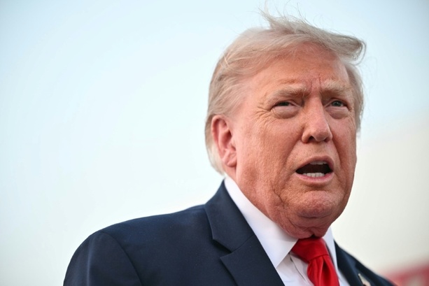 Bild vergr&ouml;&szlig;ern: Trump ordnet Zölle von 50 Prozent auf viele Produkte aus Kanada an
