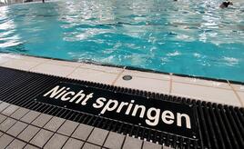 Schwimmbadbesuch deutlich teurer als 2025