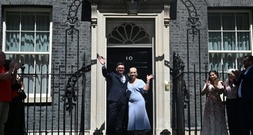 Neuer britischer Premier besetzt vor erster Kabinettssitzung Ministerposten neu