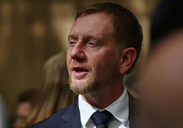 Bild vergr&ouml;&szlig;ern: Kretschmer kritisiert Brandmauer
