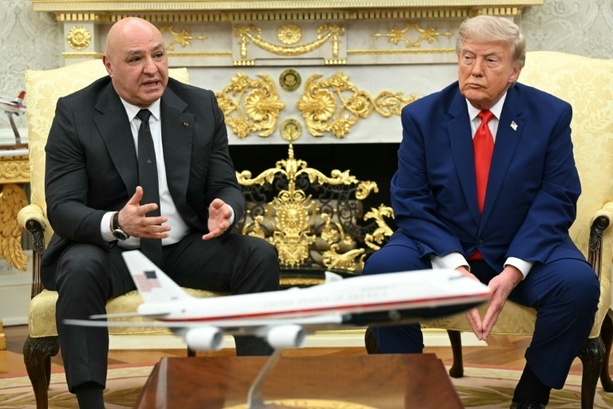 Bild vergr&ouml;&szlig;ern: Trump sagt libanesischem Präsidenten Unterstützung bei Friedensbemühungen mit Israel zu