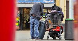 Wohnungslosenhilfe kritisiert geplantes Alkoholverbot an Bahnhöfen