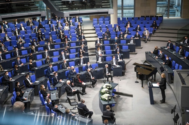 Bild vergr&ouml;&szlig;ern: AfD scheitert mit Organklage gegen frühere 2G+-Regelung in Bundestag