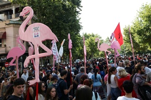 Anti-Regierungs-Demo: Albanische Polizei setzt Tränengas gegen Demonstranten ein