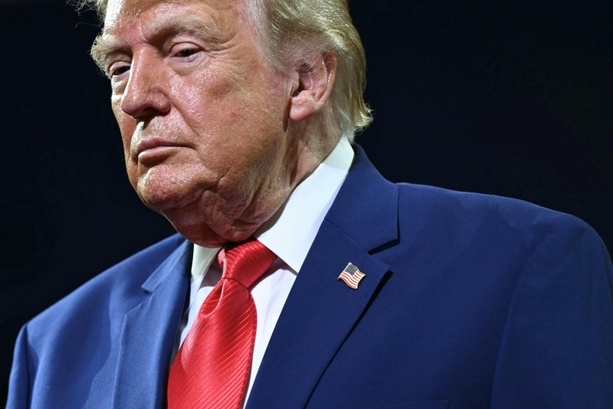 Bild vergr&ouml;&szlig;ern: Trump droht Huthi-Miliz bedeutende militärische Bestrafung an