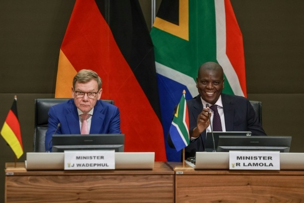 Bild vergr&ouml;&szlig;ern: Wadephul fordert Ende des G20-Ausschlusses von Südafrika durch die USA