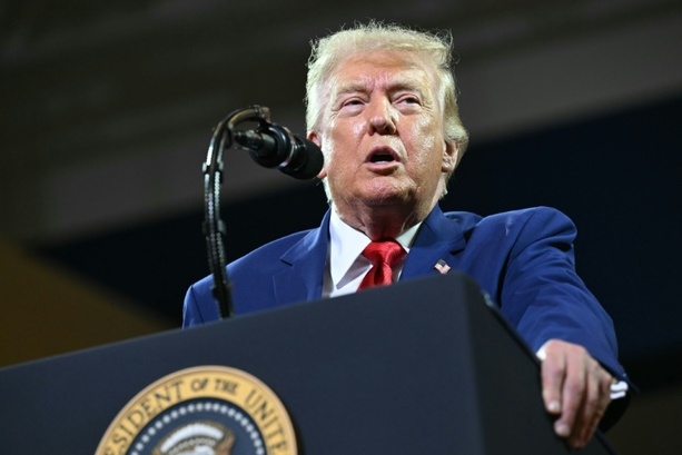 Bild vergr&ouml;&szlig;ern: Neue Zölle der US-Regierung in Kraft getreten