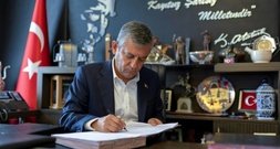 Abgesetzter türkischer Oppositionsführer Özel verlässt CHP und gründet neue Partei