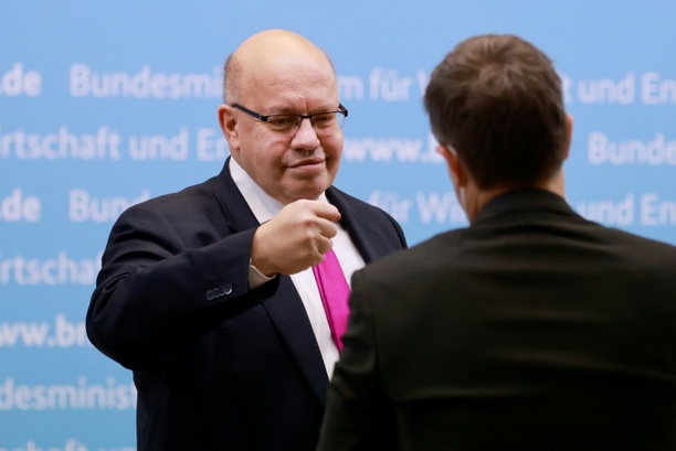 Bild vergr&ouml;&szlig;ern: Ex-Minister Altmaier betroffen und wütend über Merz' Umgang mit Schnieder