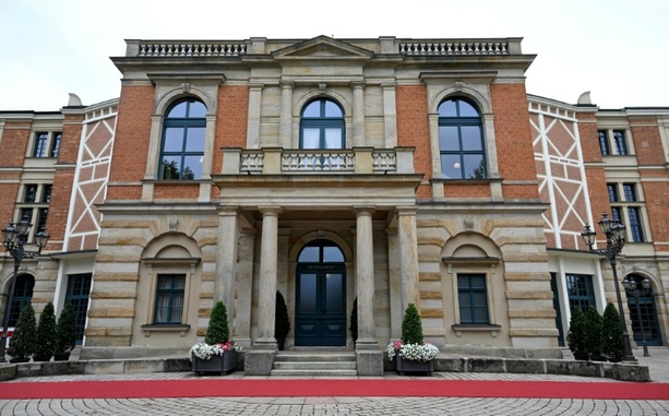 Bild vergr&ouml;&szlig;ern: Polit-Prominenz, Beethoven und kritische Töne: Bayreuther Festspiele eröffnet