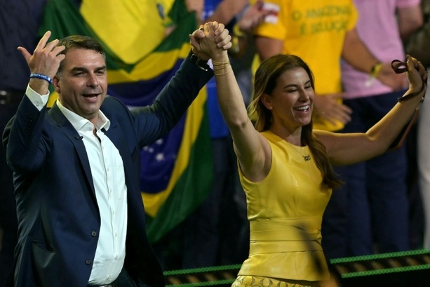 Bild vergr&ouml;&szlig;ern: Bolsonaro-Sohn Flávio zum Präsidentschaftskandidaten in Brasilien gekürt