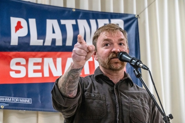 Bild vergr&ouml;&szlig;ern: Vergewaltigungsvorwürfe: US-Demokraten nominieren neuen Kandidaten für Senatssitz